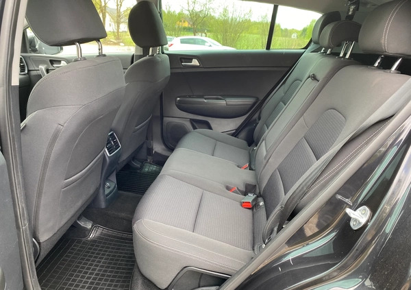 Kia Sportage cena 67900 przebieg: 186000, rok produkcji 2018 z Krzanowice małe 154